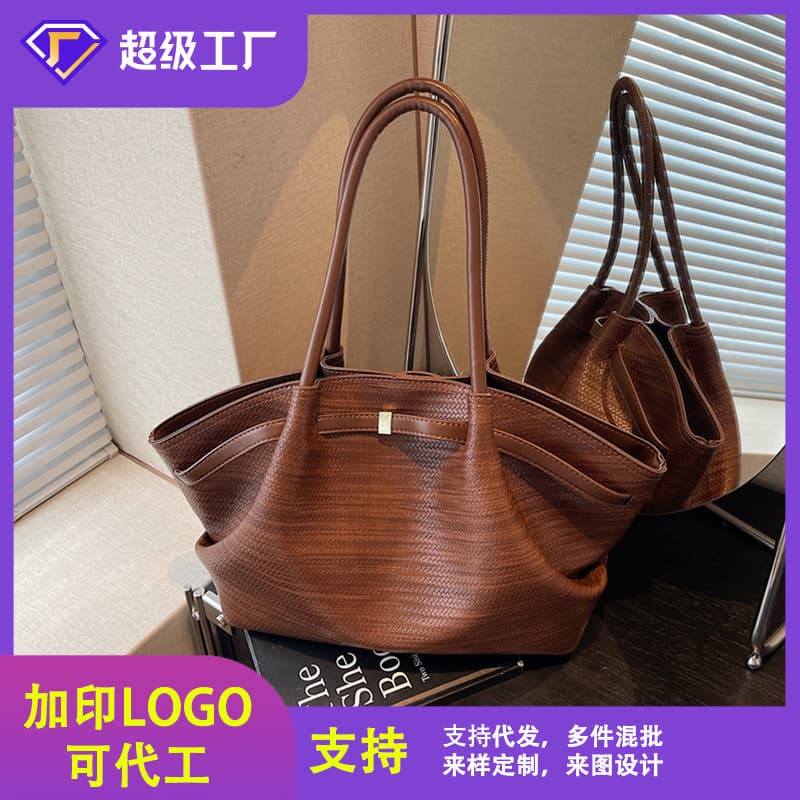 Large Capacity Vintage Underarm Bag for Women New Woven Pattern Fashion Shoulder Bag Casual Commuter Tote Handbag