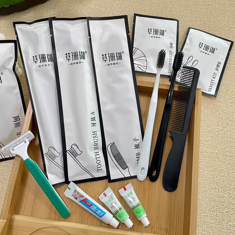 Grass Coral Day White Series Hotel Disposable Consumables Set: Razor, Comb, Disposable Dental Kit