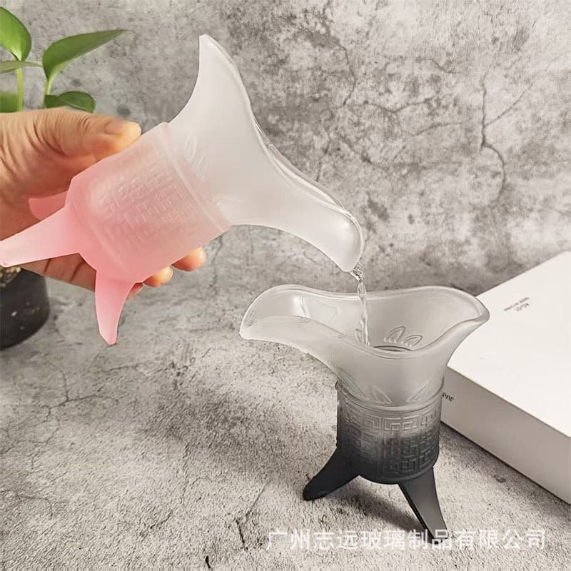 Creative antique cup, small cup, retro Qin Shihuang milk tea cup, ancient three-legged cup, frosted gradient black emperor cup