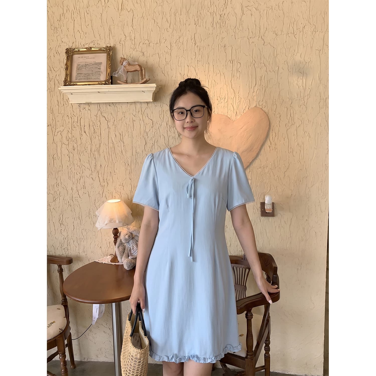 Plus size women's small fragrant style lace-up short-sleeved dress for women Korean V-neck slimming niche waist lace skirt