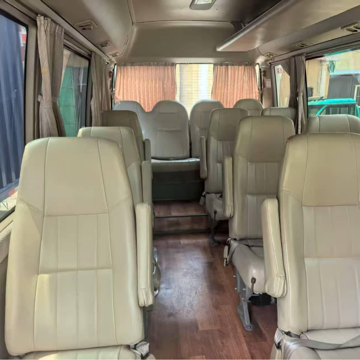 Used Toyota Hiace Minibus Export 14-Seat 17-Seat Business Bus Business Reception Commute Vehicle