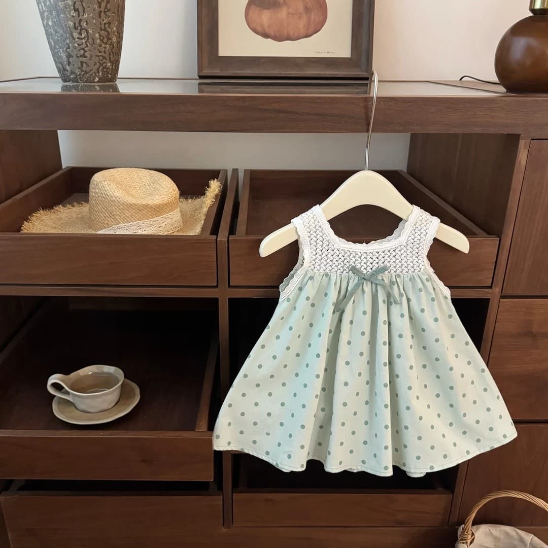 【Child Star Circle】Melon Milk Pussy! Girls holiday style super nice hollow polka dot vest skirt for baby girls