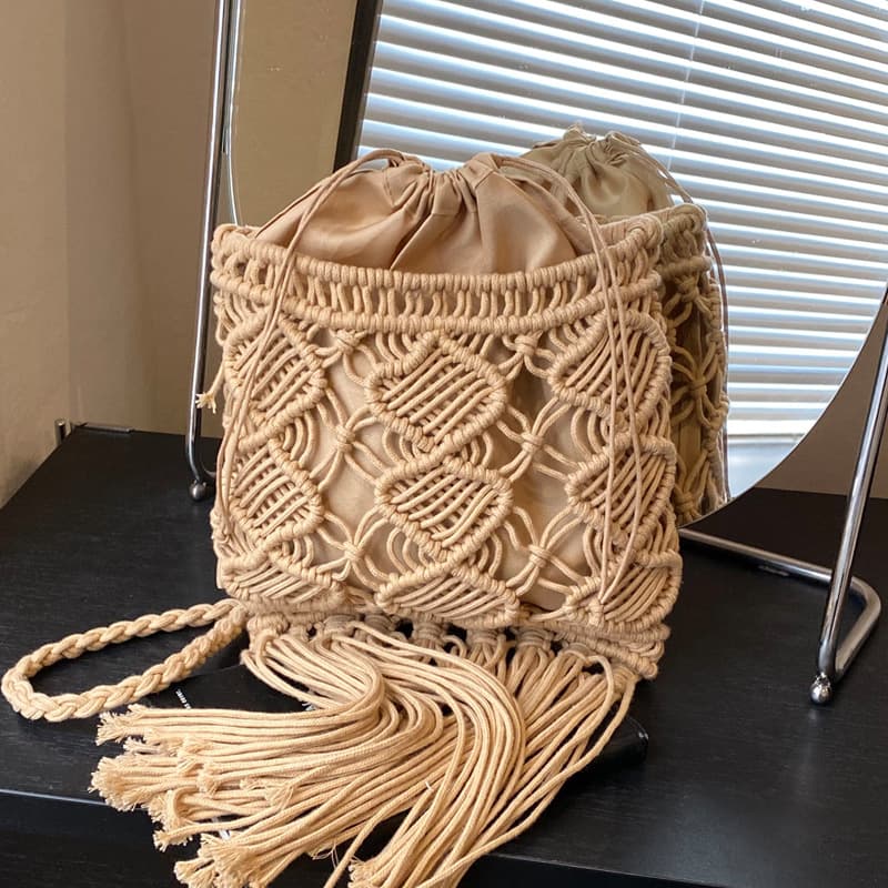Cross-border Hollow Woven Women's Bag 2026 Bohemian Style Summer Tassel Shoulder Bag Travel Vacation Beach Bag