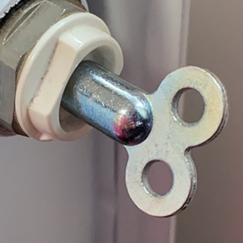 Square Air Vent Plug, Radiator Switch, Manual Air Release Valve, Key Wrench, Heat Sink Drain Valve, Square Type
