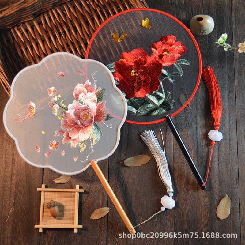 Double-sided embroidery vintage round fan, embroidered circular fan for Hanfu, versatile dance fan, factory wholesale