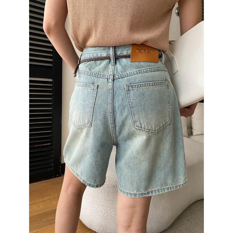 Sinana Trendy Blogger Style Vintage Washed High-Waist Slim Straight Wide-Leg Five-Quarter Denim Shorts SN8934