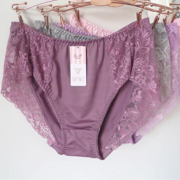 S016 Long-term Supply Large Size Milk Silk Fabric Lace Trim Women's Triangle Panties