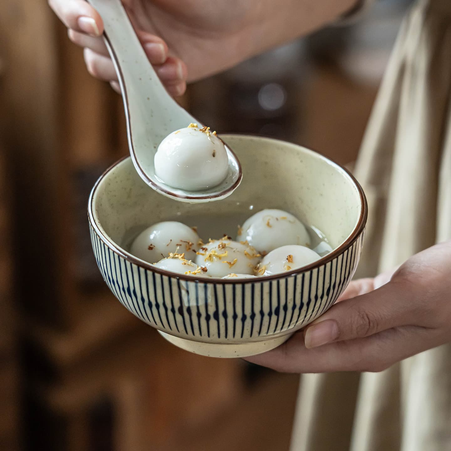Beautiful rice bowl tableware ceramic small bowl wholesale household rice bowl Japanese high-end round dessert bowl commercial