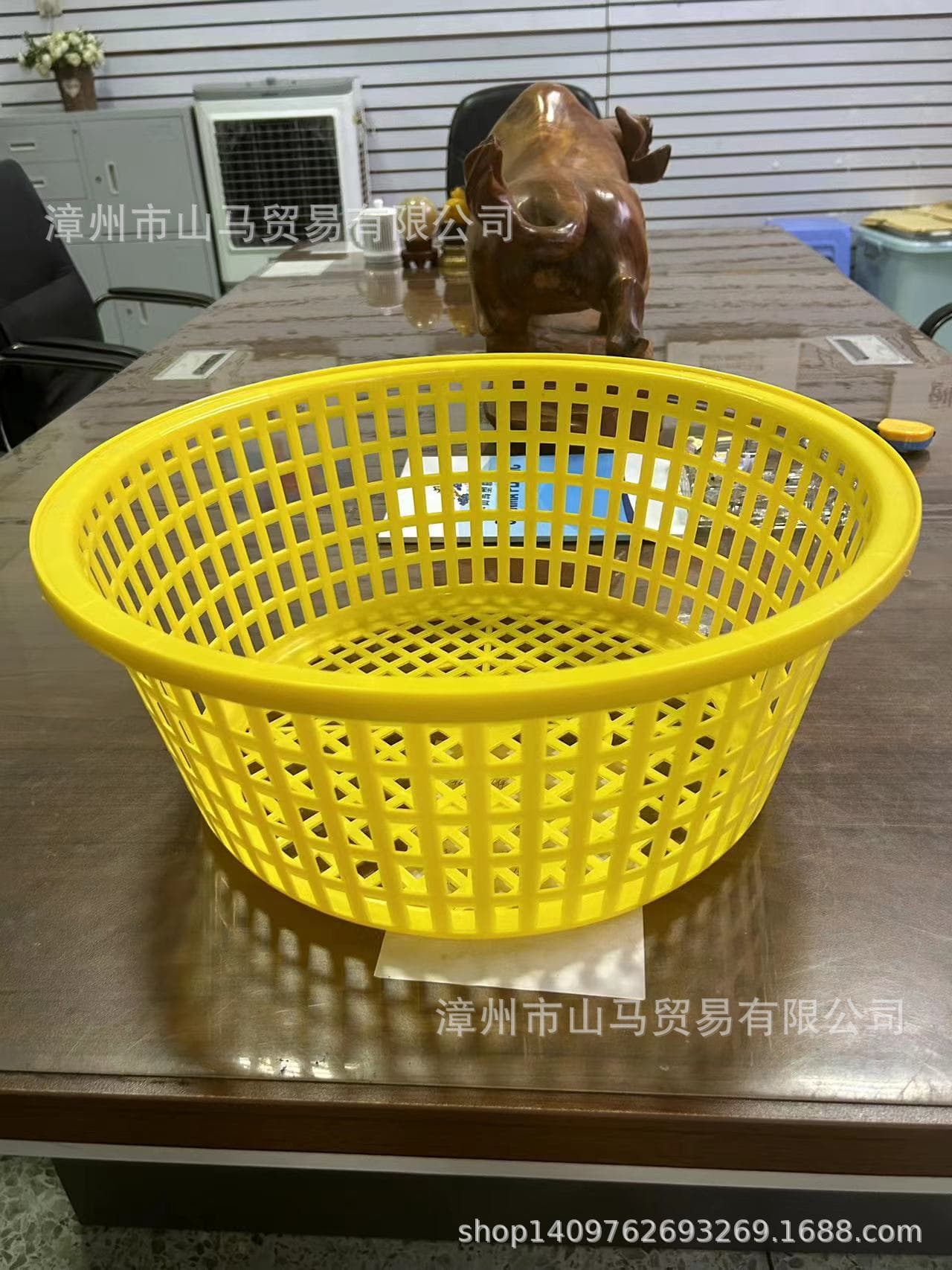 Seafood Basket Disposable Plastic Packaging Basket Round Aquaculture Fish Crate Shrimp Crab Shell Transport Basket Waxberry Basket