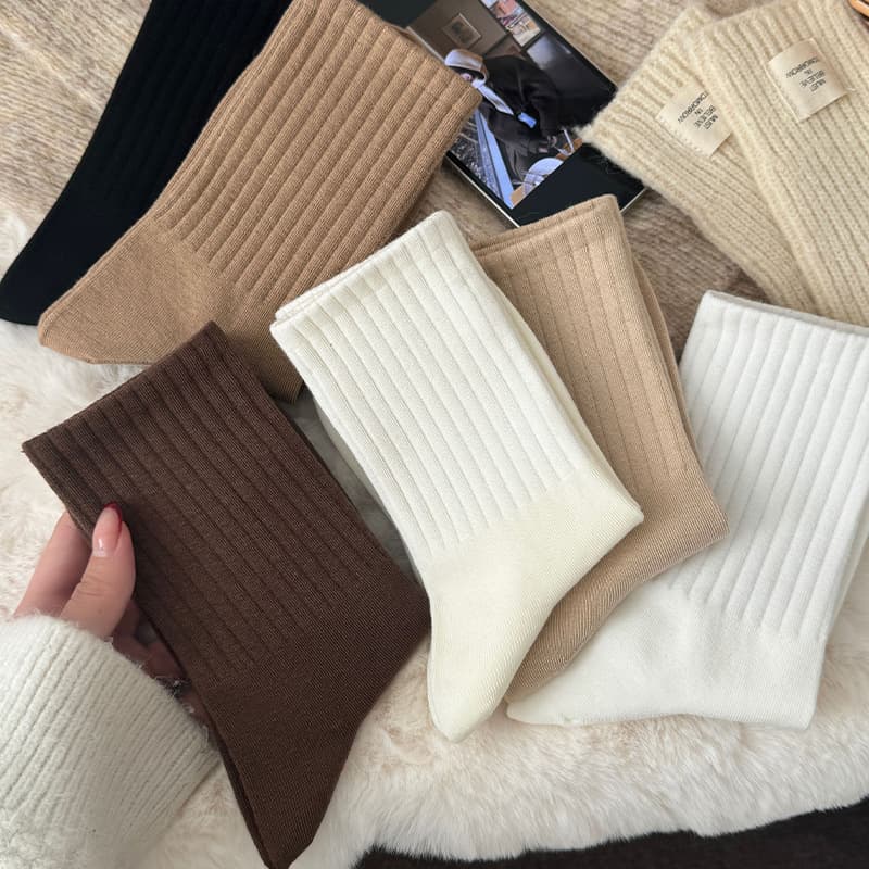 Mid-calf socks for women autumn winter cotton socks ins style Japanese seamless long socks to pair with Birkenstock shoes slouchy socks