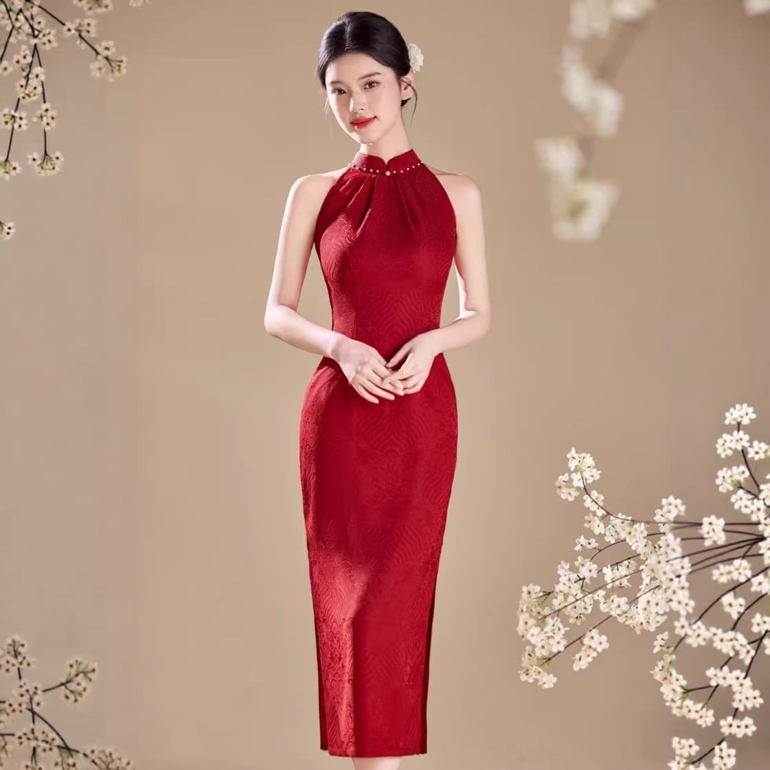 2026 Spring/Summer New Style Qipao New Chinese Style Long Jacquard Halter Neck Red Toasting Dress Engagement Dress Waist-Cinching Qipao