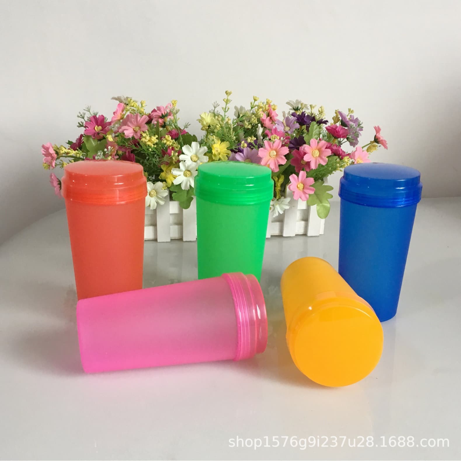 PP Plastic Cup Customizable Text Multi-Color Screw Cap Frosted Packaging Simple Water Bottle Factory Wholesale