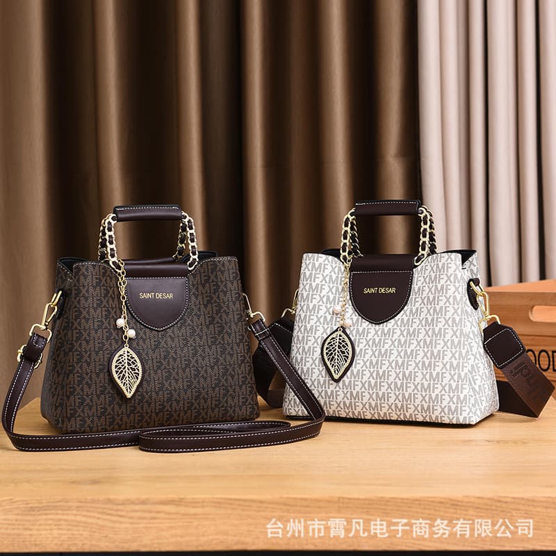 Large Capacity Women's Handbag Fashionable Simple Ladies Tote Bag Middle-aged Crossbody Single Shoulder Bag New Style Mom