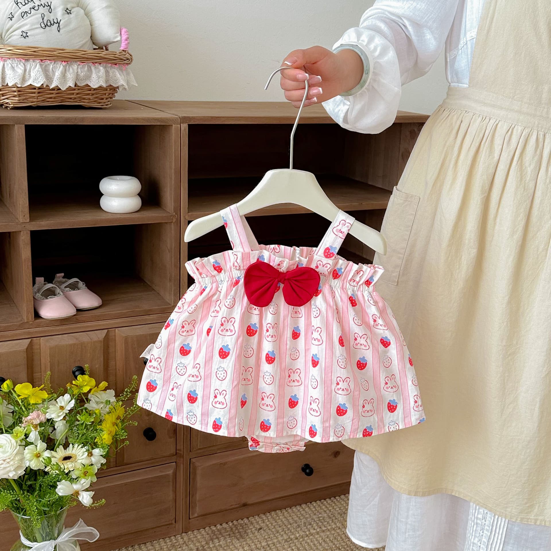 Baby girl sling jumpsuit 2026 summer thin baby pure cotton romper newborn cute bag fart clothing group