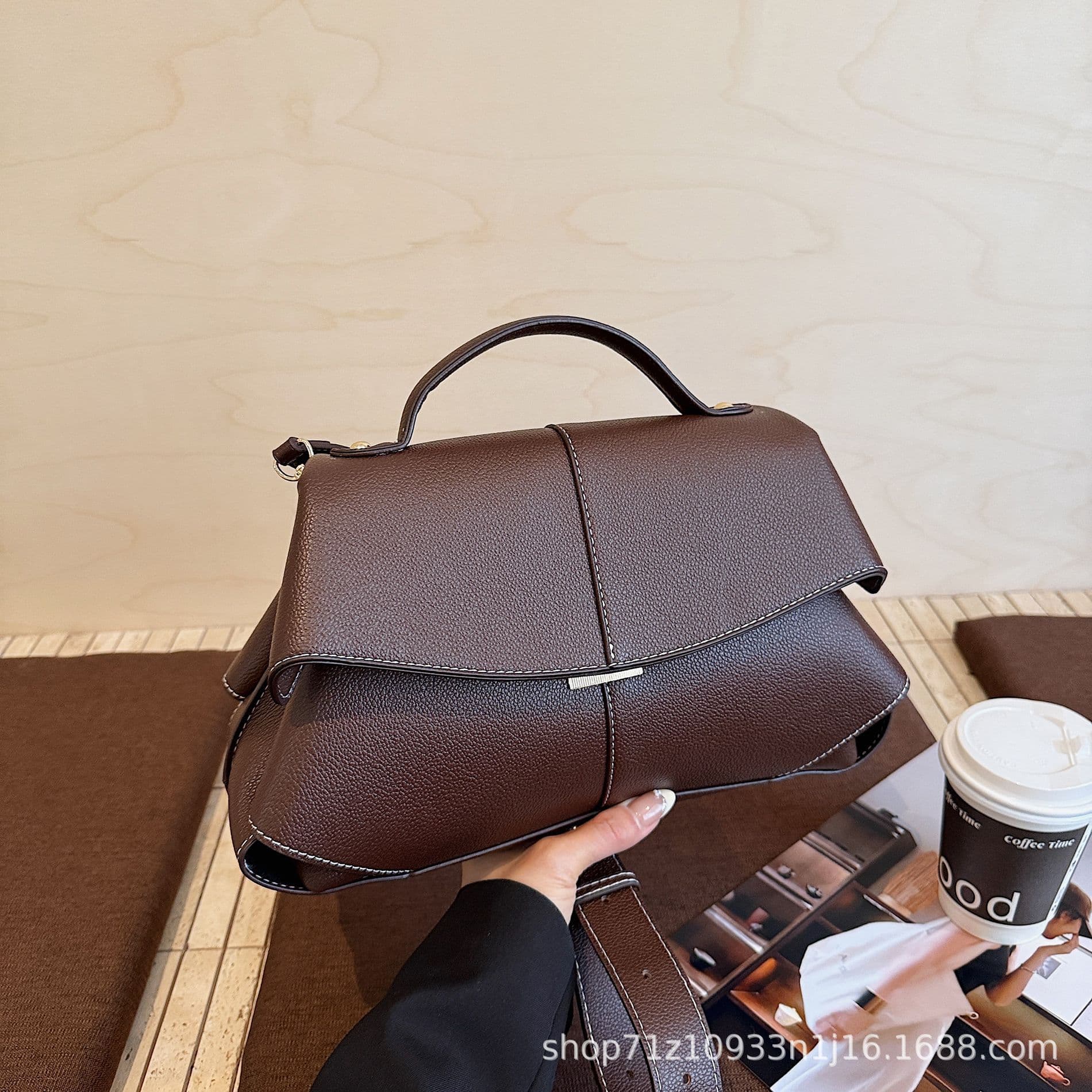 Fashion Retro Daily Commuting Shoulder Bag 2026 Summer New Feminine Niche Design Trendy Crossbody Bag