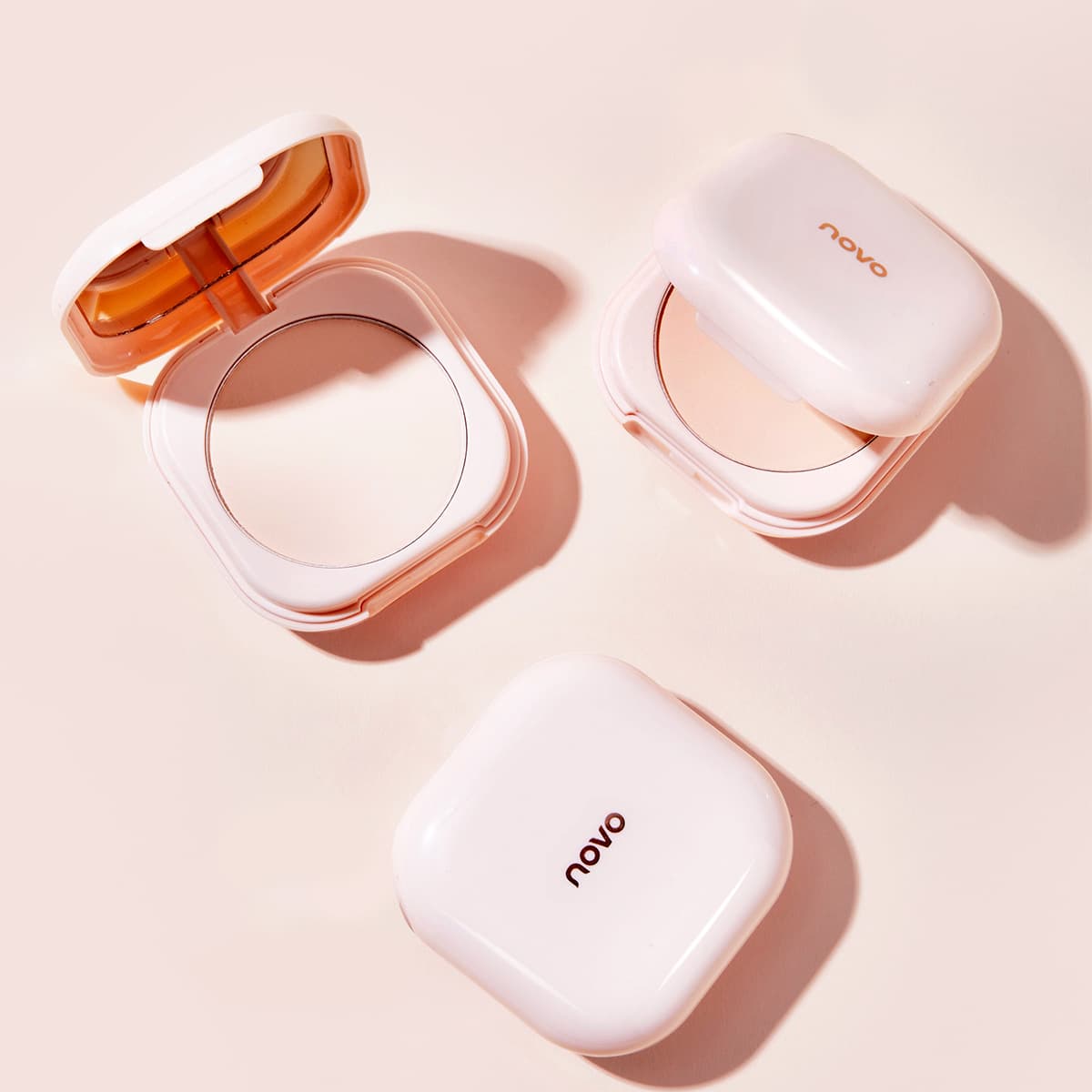 Novo5440 Light Mist Luxurious Makeup Setting Powder, Lightweight and Fit Concealer, Matte, Not Easy to Stick Powder Setting Powder