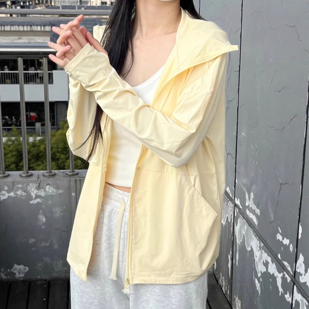 Slimming Ice Silk Summer Sun Protection Jacket for Women, Lightweight Outdoor Coat, UV-Protective, Breathable, Cool-Touch