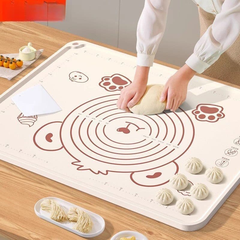 Thickened silicone bear-shaped kneading mat, food-grade rolling mat, household cutting board, cooking, kitchen baking mat.