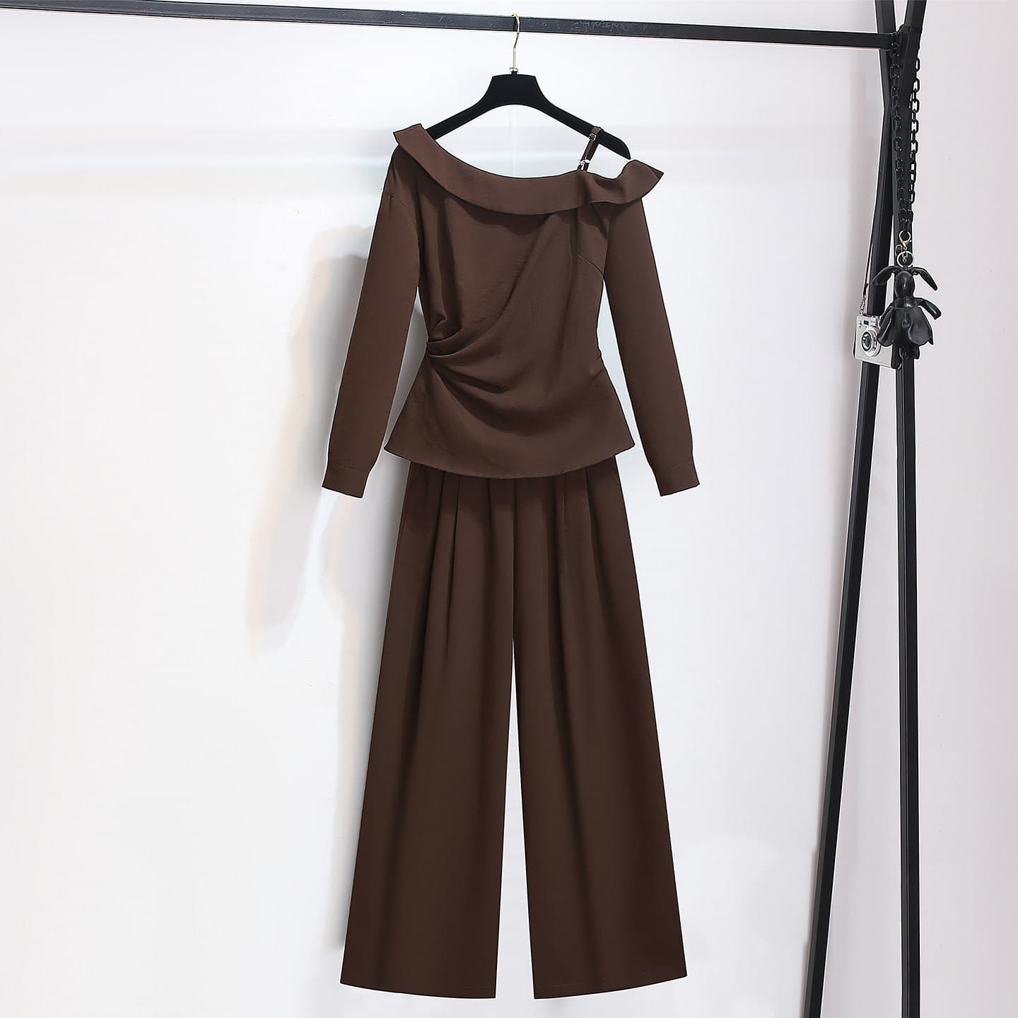 Long Sleeve T-Shirt with Off-Shoulder Design and Wide-Leg Pants Women's 2026 Early Spring New Arrival Spring Outfit Two-Piece Set