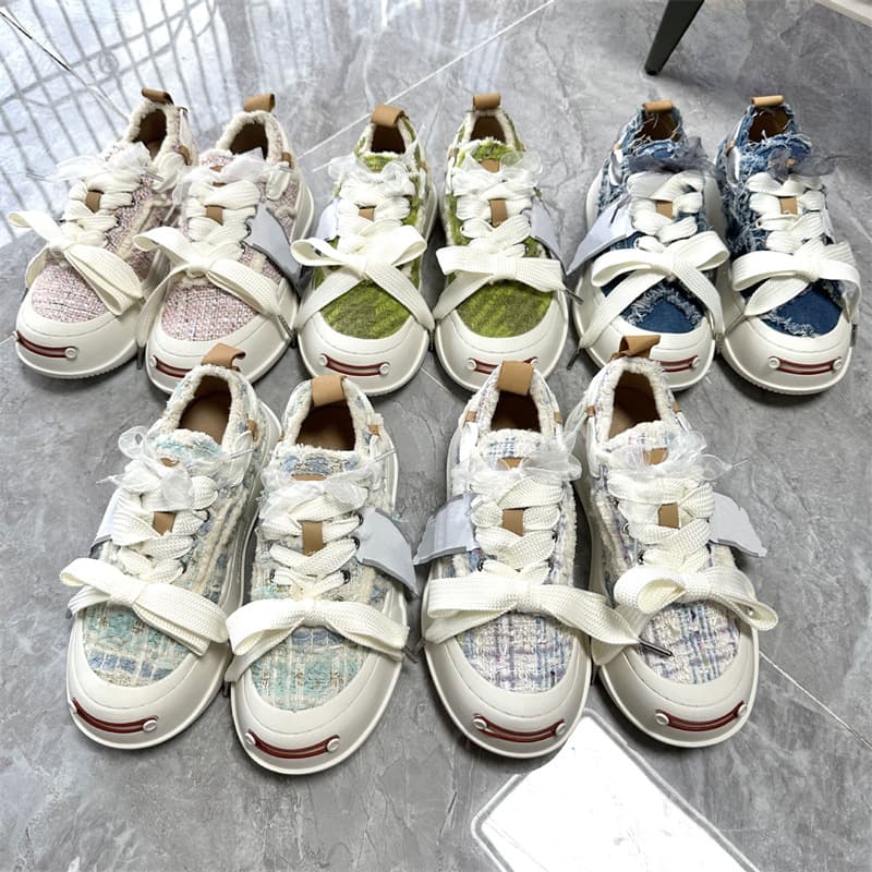 Tan Jianci Style Canvas Shoes for Women, 2026 Autumn New Thick-Soled Lace 2.0 Bow Couple's Casual Shoes