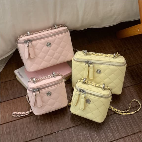Diamond Chain Box Bag, Chanel Style 2026 New Trendy Fashion Shoulder Bag for Women, High-End Versatile Crossbody Bag
