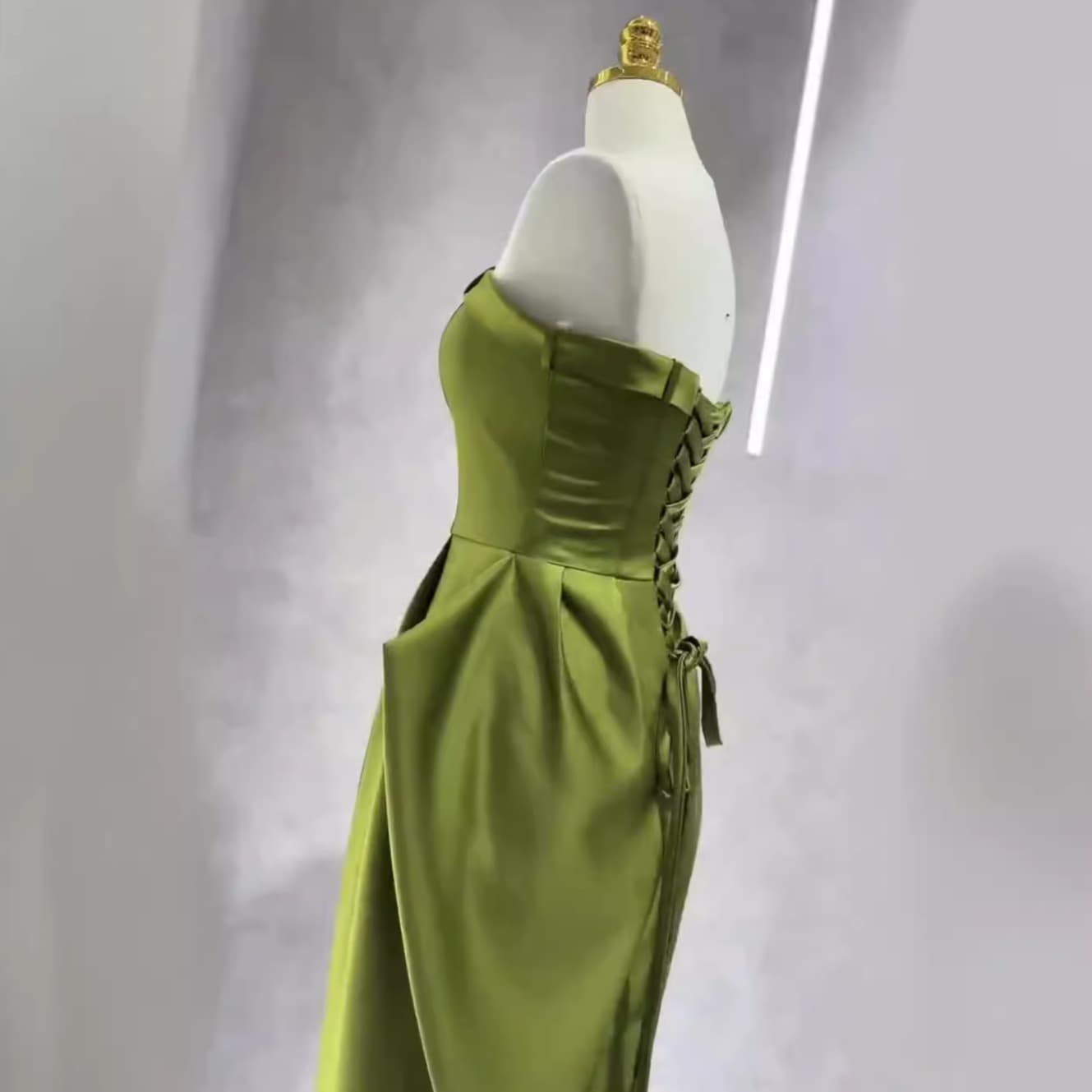 New Chinese-Style Morning Dress 2026 New Forest Green Party Strapless Bubble Skirt Engagement Photo Light Wedding Dress