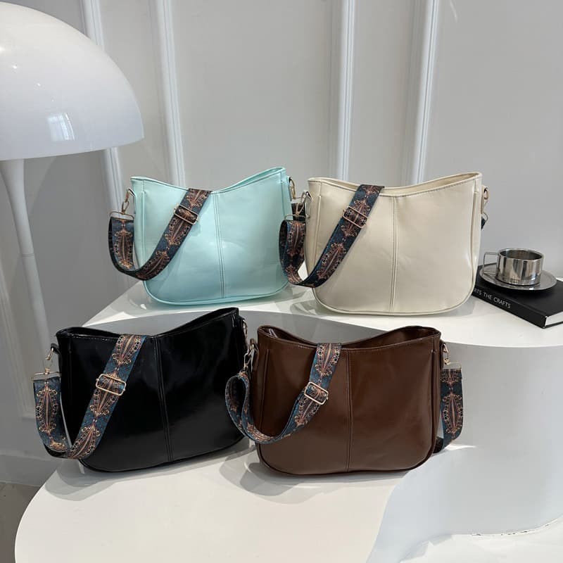 Solid Color Elegant Commuting Women's Bag 2025 Summer New Fresh and Exquisite Crossbody Bag Simple Fashionable Retro Handbag