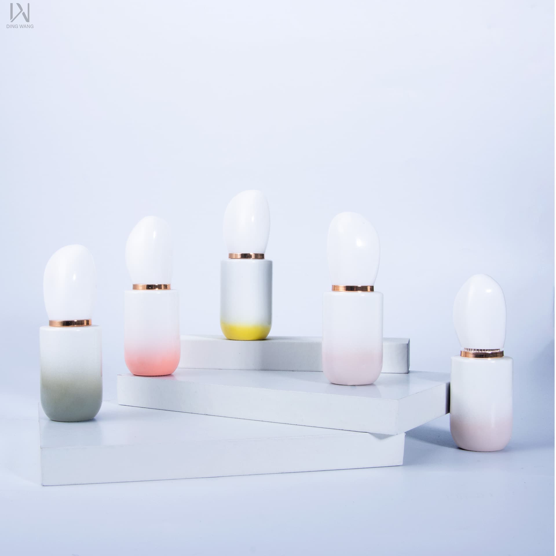 Factory customized 10ml round nail polish empty bottle with brush lid Customized logo nail polish light-proof bottle
