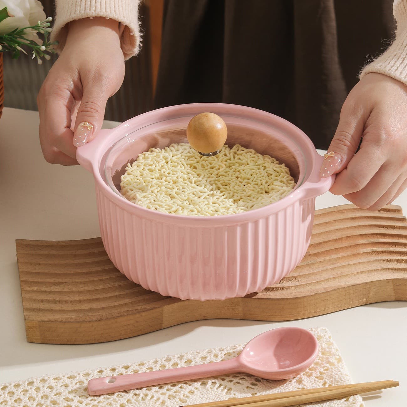 Underglaze Ceramic Double-Handle Noodle Bowl with Lid, Simple Home Use, Anti-Scald Soup Bowl, Large Capacity, Microwave Safe