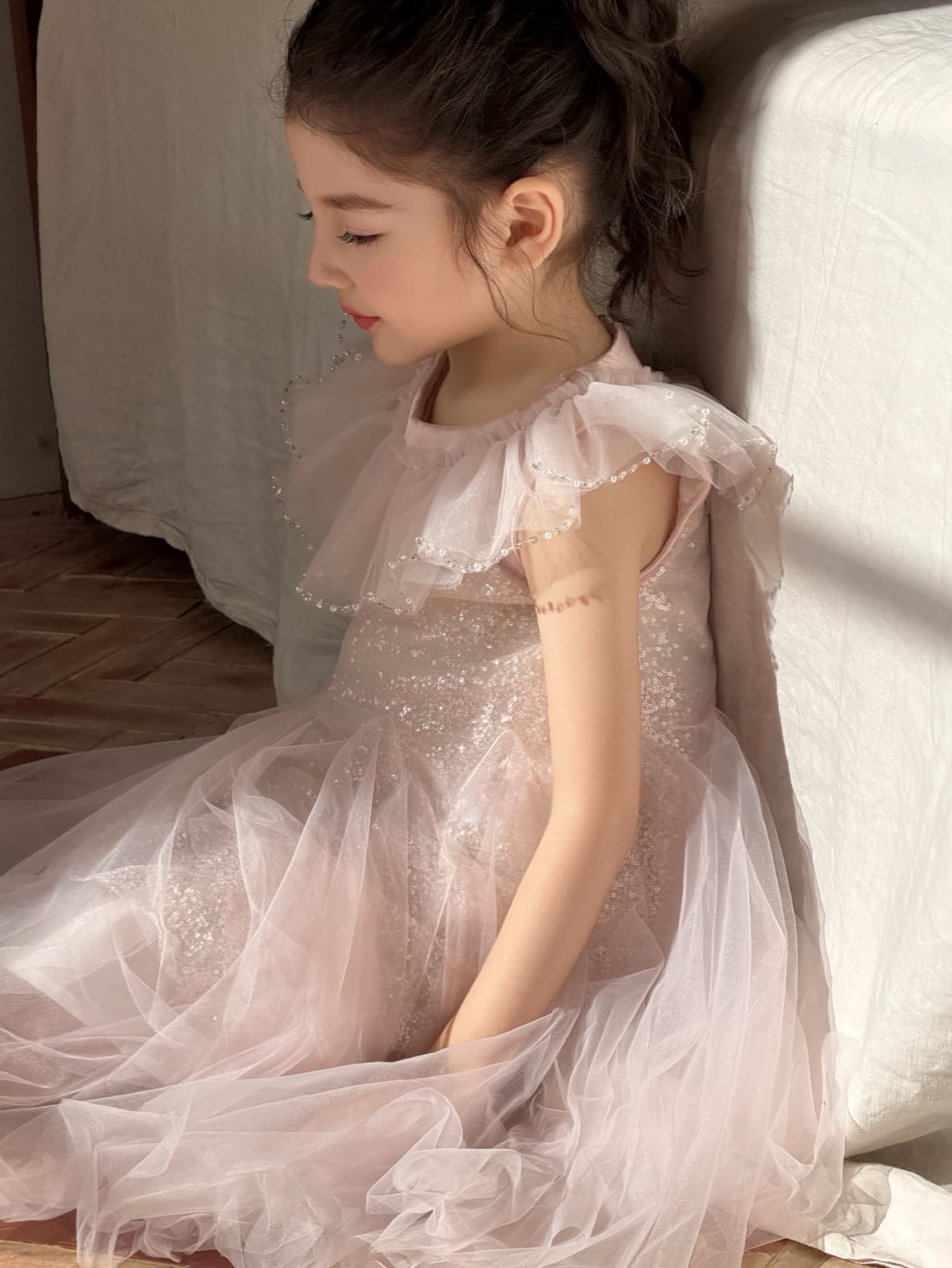 2026 Summer New Arrival Luxury Girls' Dress with Sequins and Small Flutter Sleeves, Princess Dress for Children's Birthday Party, Piano Performance Costume