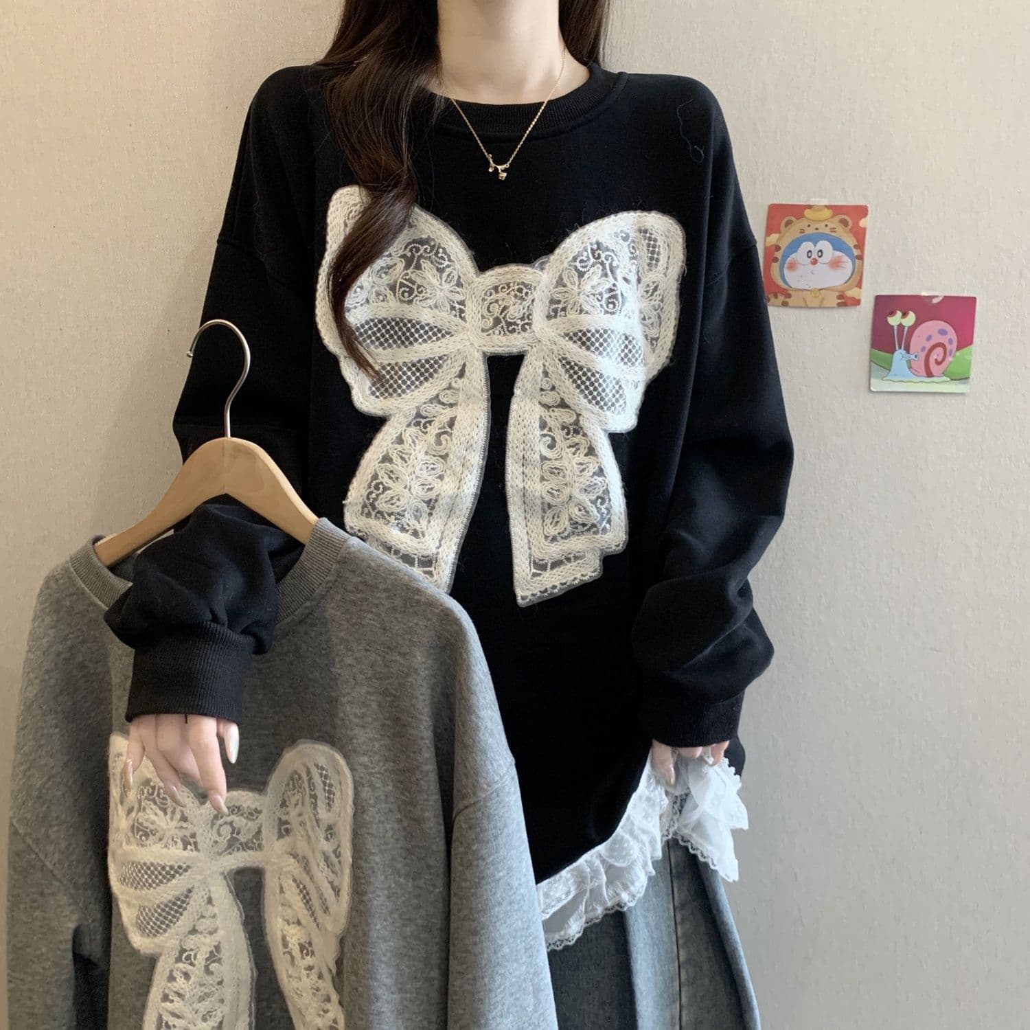 Large size hook lace bow round neck long-sleeved T-shirt women's new autumn and winter loose slim fashion mid-length top
