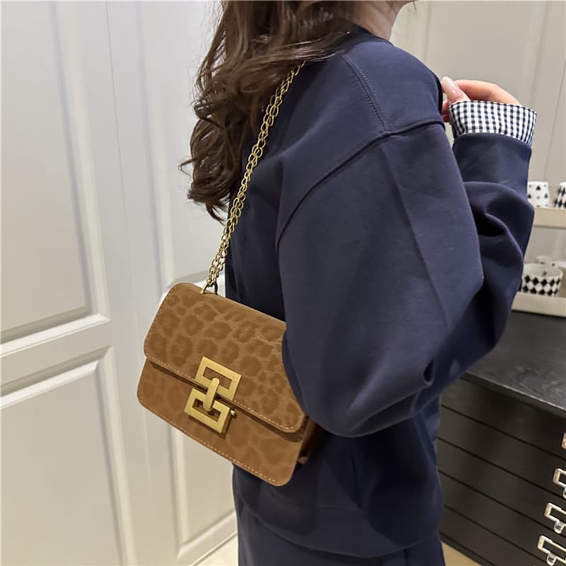 Trendy Women's Single Shoulder Bag 2025 New European and American Retro Women's Bag Fashion Chain Small Square Bag Lock Crossbody Bag