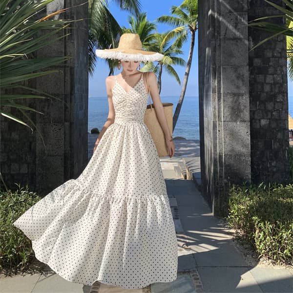 White Polka Dot Spaghetti Strap Dress for Women Summer Beach Vacation Dress French V-Neck Waist-Cinching Pleated A-Line Maxi Dress