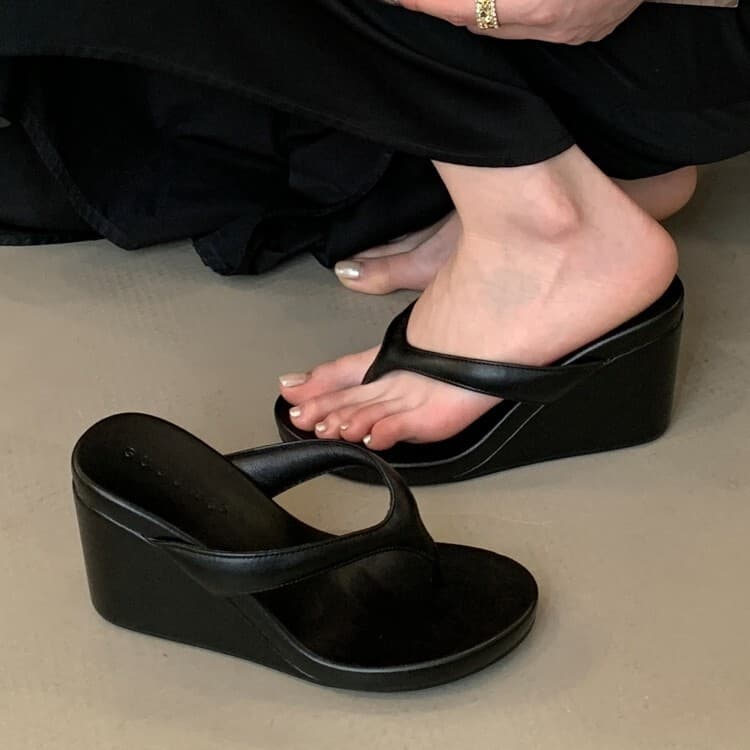 LLXL Wedge Heel Flip Flops for Women, Summer New Style Fairy Aesthetic Thick Sole High-End Toe-Post Sandals
