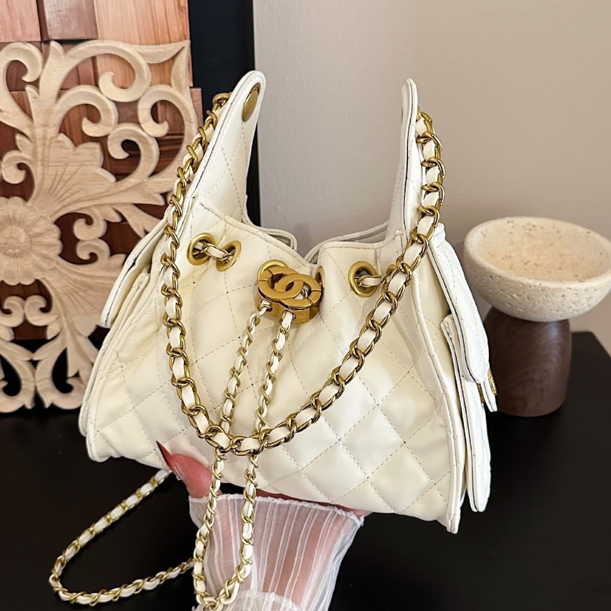 New Women's Shoulder Bag, Black Simple Small Chanel Style Diamond Quilted Chain Bag, Light Luxury Niche High-End Crossbody Bag