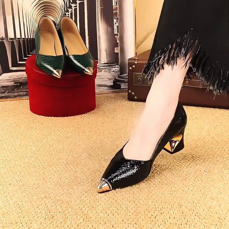 French Style Metal Pointed Toe Shallow Mouth Women's Chunky Heel Mid Heel Leather Shoes 2025 New Versatile Comfortable Flats