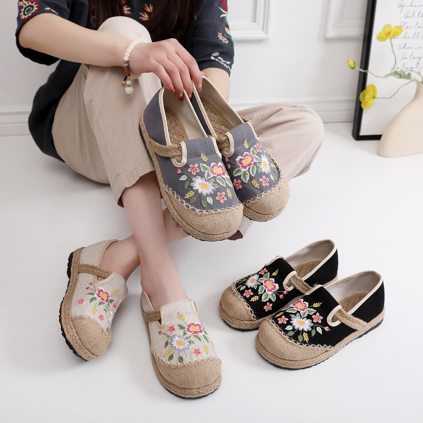2025 college style comfortable linen shoes new old Beijing cloth shoes for women Chinese style embroidered slip-on shoes