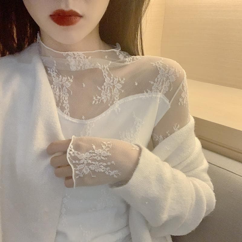 New Autumn/Winter Lace Top with Fleece Lining, Long Sleeve, High Neck, Slim Fit, Figure-Flattering Inner Layer Base Tee, Stylish Women's Clothing
