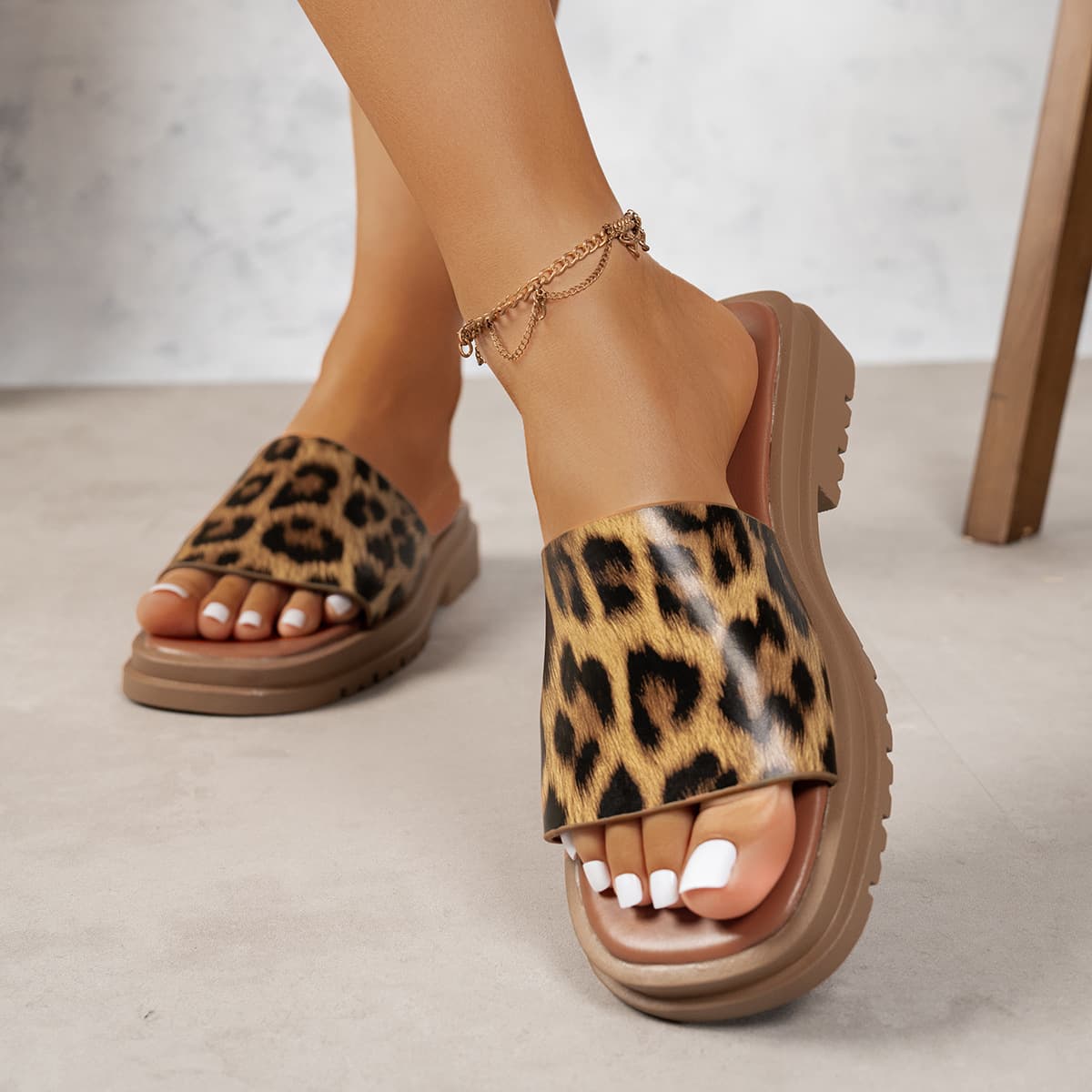 2025 Foreign Trade Large Size Wedge Heel Slippers for Women, Colorful Red One-Strap Thick-Soled Slippers, Summer Striped Women's Shoes