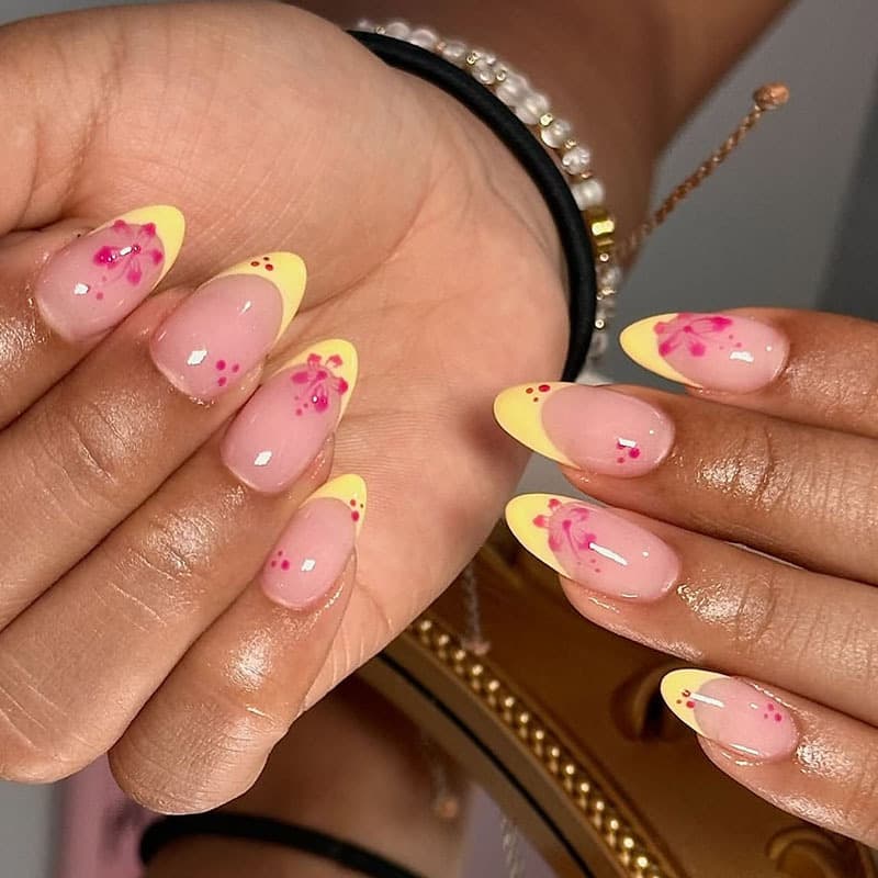 Medium almond nails European and American cross-border wearable nails yellow French flowers removable 24 pieces of fake nails manicure patches