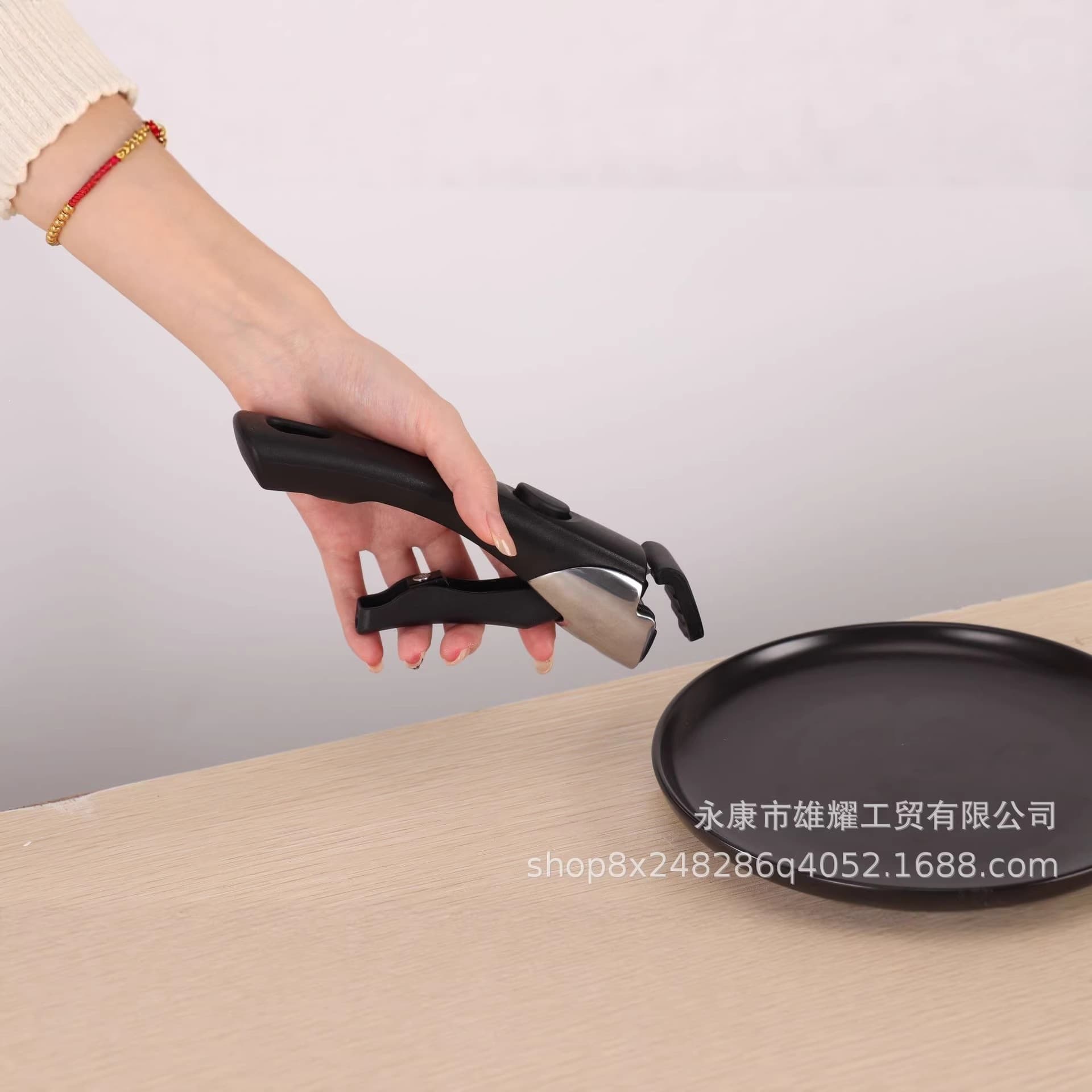 New Upgraded Detachable Clip-On Pot Handle, Universal Frying Pan Handle Accessory for Kitchen Cookware and Bowls