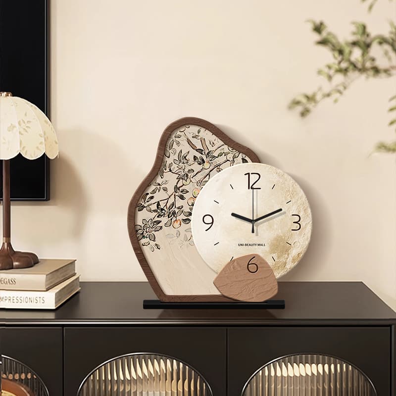 Medieval style creative table clock desktop clock pendulum table 2026 new Chinese style high-end living room clock ornaments trend