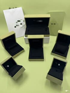 VC Necklace Box Original Counter Jewelry Box Four-Leaf Home Necklace Box Tote Bag Accessories Jewelry Box Original