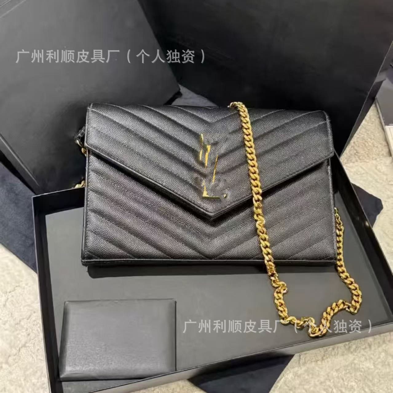 Urban Simple Style Genuine Leather Square Bag Women's Handbag Chain Shoulder Bag V Grid Envelope Bag Fish Roe Bag
