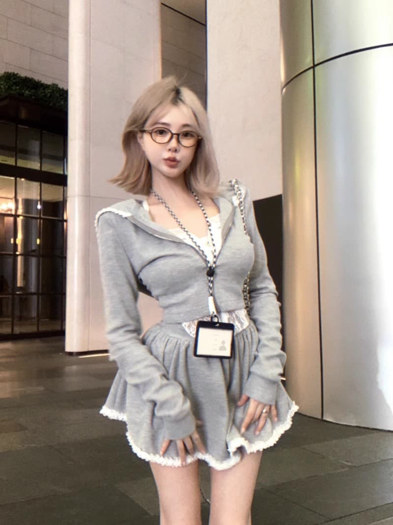 Faux Two-Piece Lace Hoodie Sweatshirt Jacket for Women 2025 New Early Autumn High-Waist Anti-Exposure Half Skirt Two-Piece Set