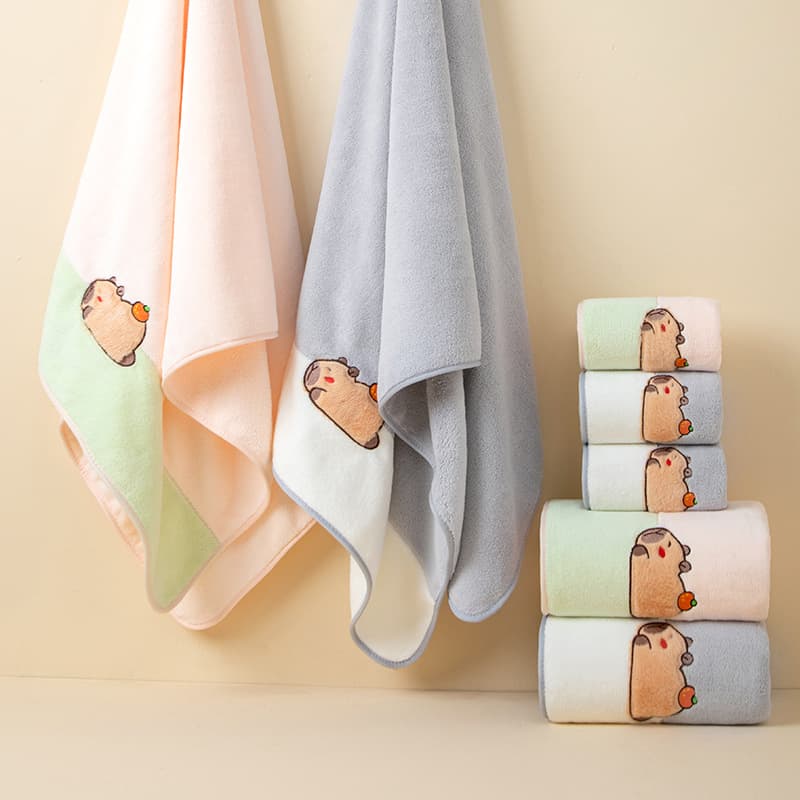 Factory wholesale new patchwork capybara coral fleece home-use quick-dry absorbent towel and bath towel set