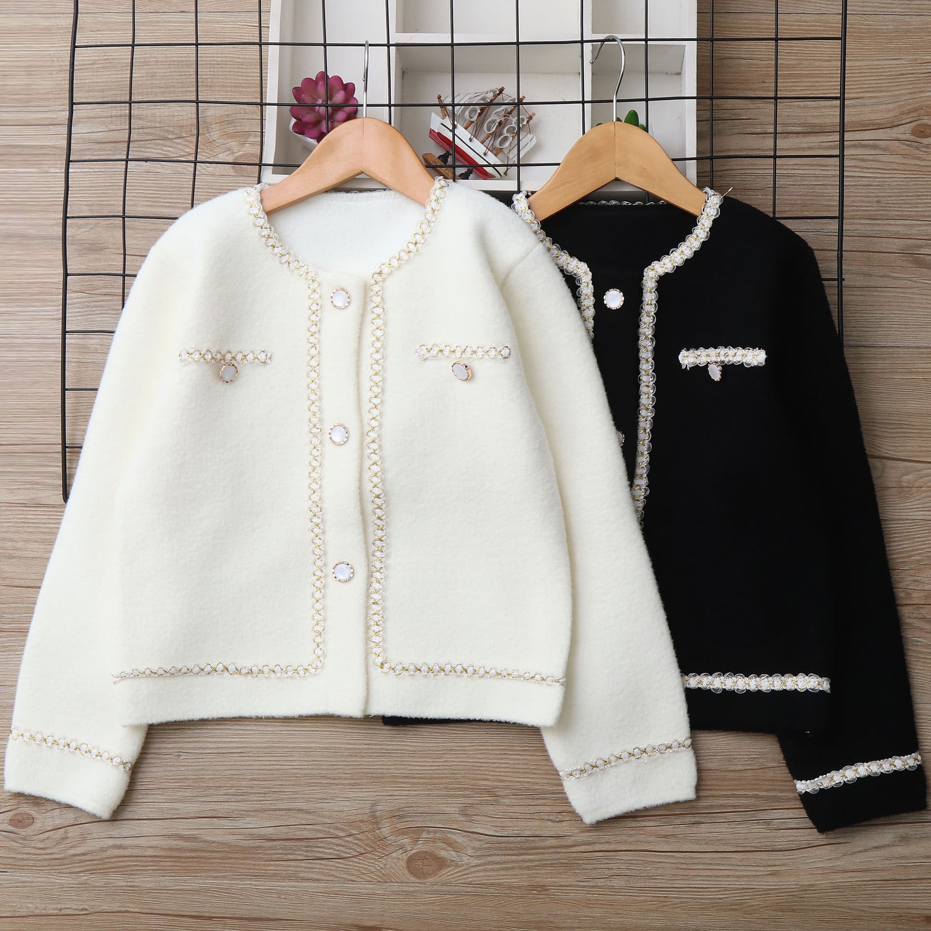 8811 Little Chanel Style Korean Velvet Girls Cardigan Sweater Medium and Large Children Autumn Winter Kids Sweater 2026 New Children's Clothing