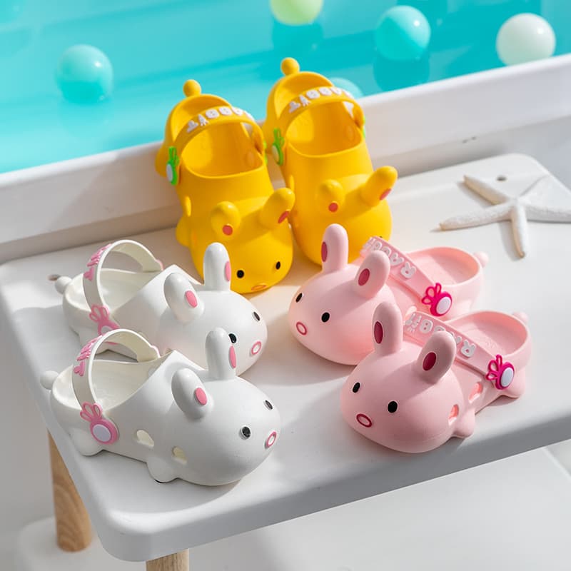 Children's Summer Slippers Cute Indoor Cartoon Non-Slip Rabbit Closed-Toe Slippers Girls Outdoor Clog Shoes Wholesale