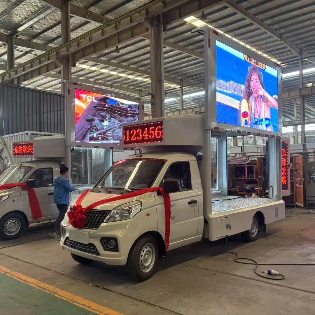 Outdoor mobile promotional and sales vehicles, ice cream RVs, catering advertisement trucks with automatic transmission for snacks.