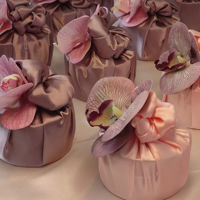 Xiaohongshu furoshiki wedding candy box, high-end wedding souvenir gift box, high-end satin wedding packaging box gift